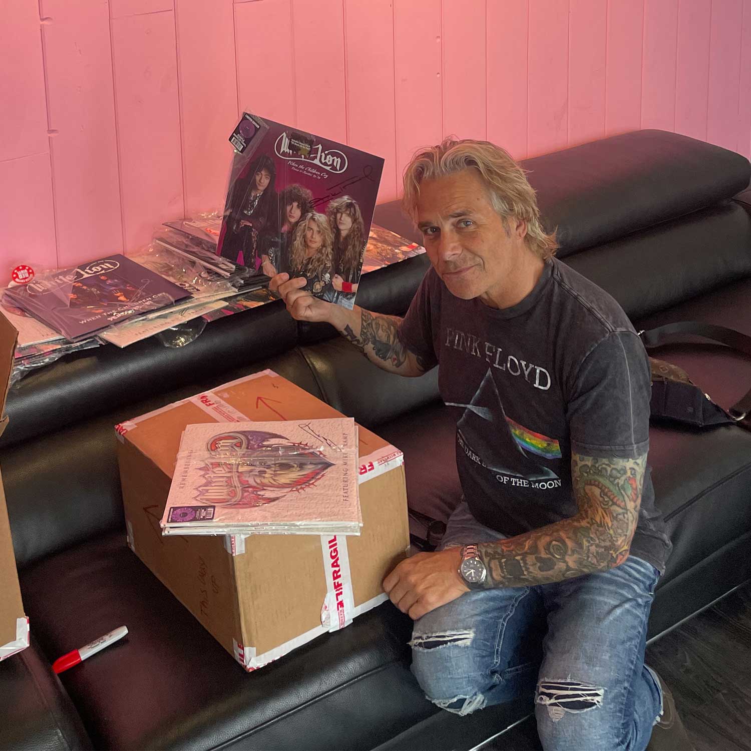 White Lion - Fight To Survive (CD - Signed by Mike Tramp) - Image 2